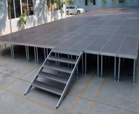 Palco modular montado para evento externo
